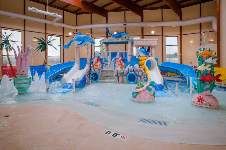 Grand Marquis Waterpark Hotel & Suites