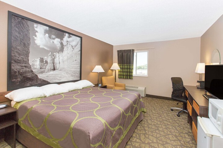 Room 5 of 15