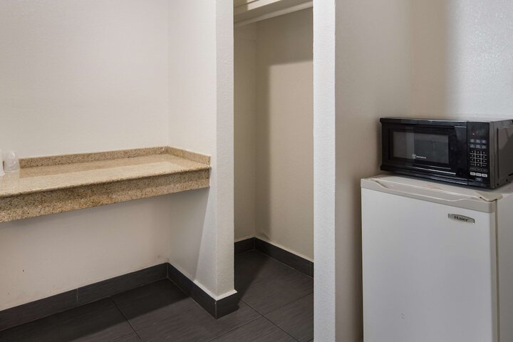 Room 20 of 27
