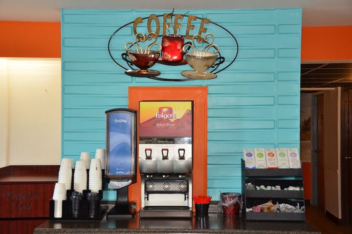 Breakfast/Coffee Service 39 of 43