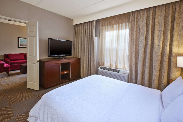 Hampton Inn & Suites Providence / Warwick-Airport