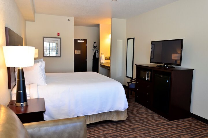 Room 25 of 106