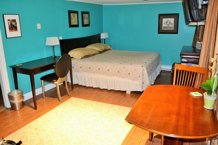 Room 13 of 24