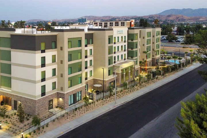 Hotel 4 of 61