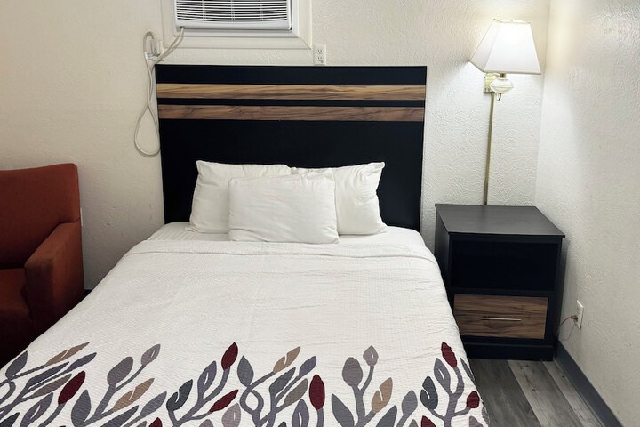 Room 21 of 46