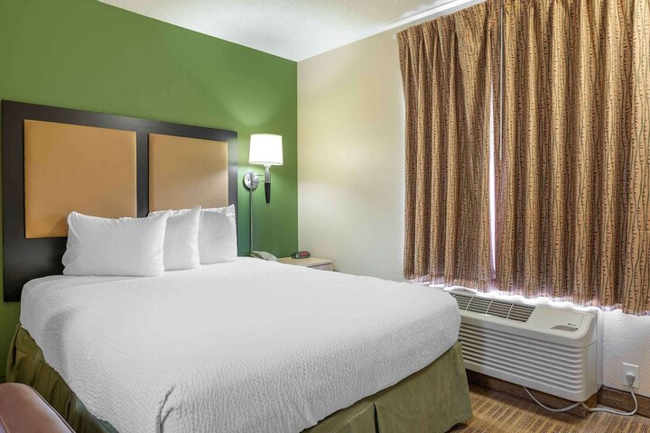 Room 17 of 25
