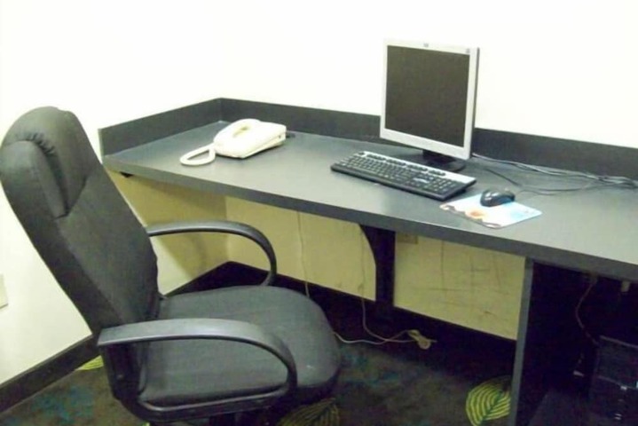 Business Center 17 of 18