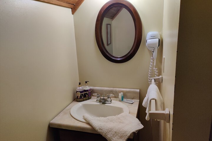 Montague Inn