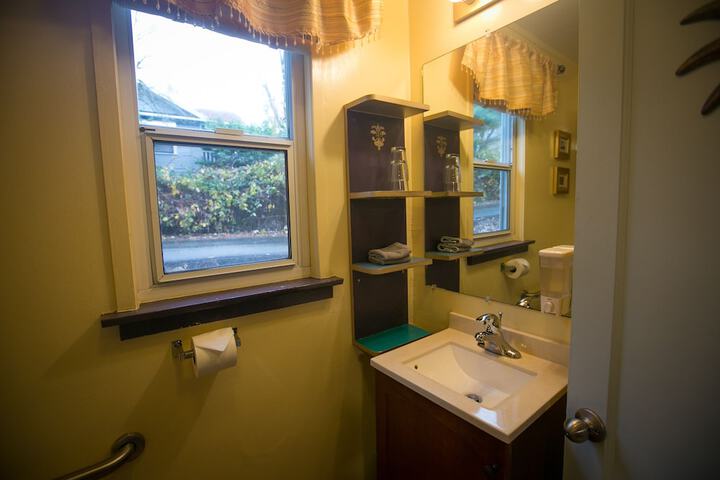 Room 216 of 236