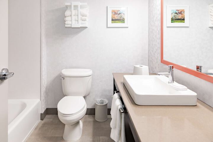 Hampton Inn & Suites Newark Airport Elizabeth