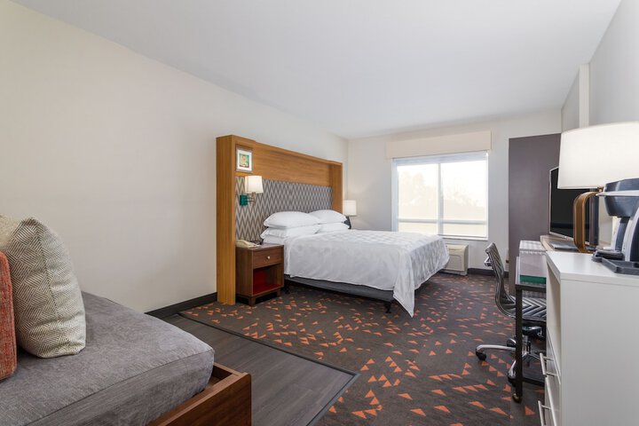 Room 32 of 39