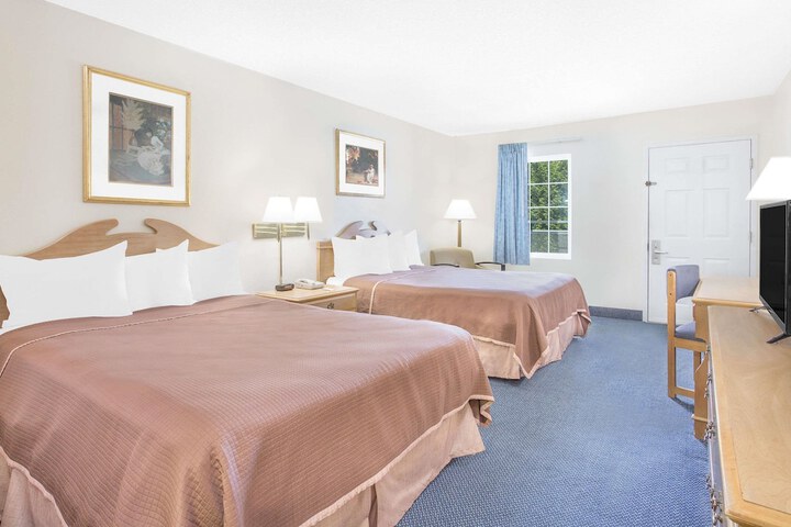 Room 16 of 35