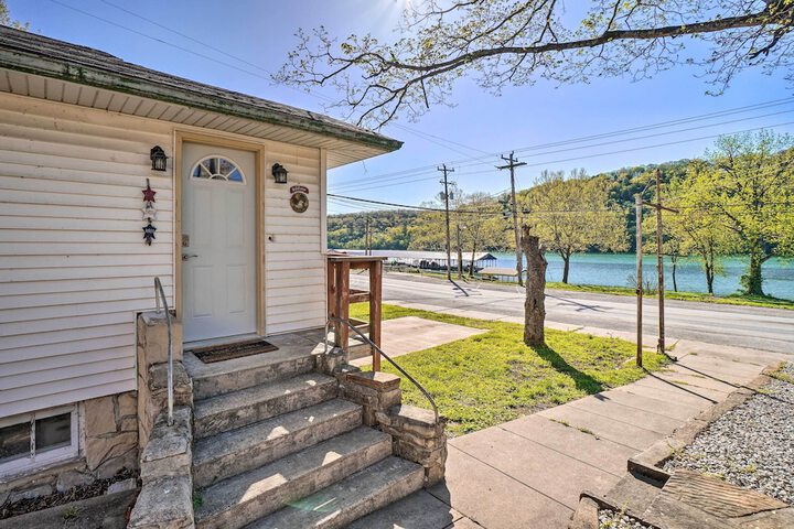 Rockaway Beach House w / Fire Pit & River View!