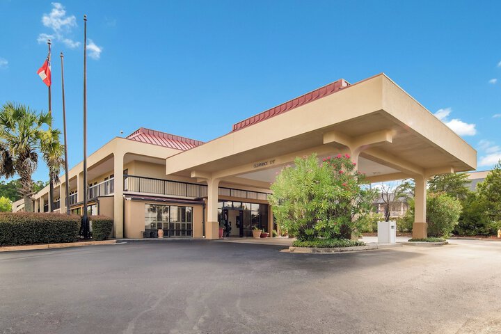 Hotel 4 of 43