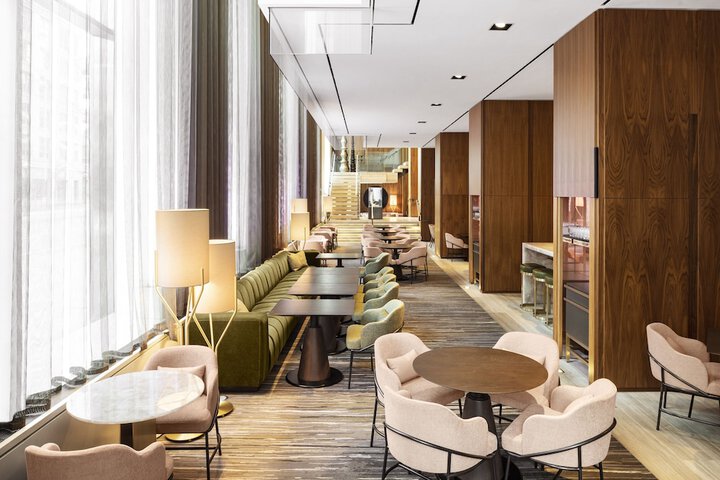 Lounge 70 of 92