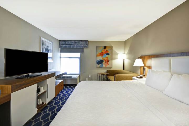 Room 12 of 32