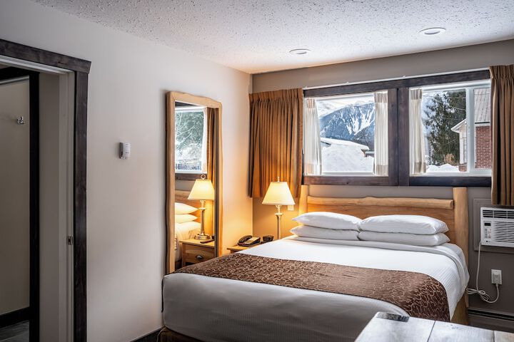 Swiss Chalet Motel
