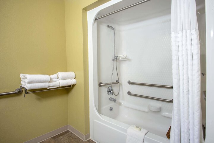 Room 8 of 22