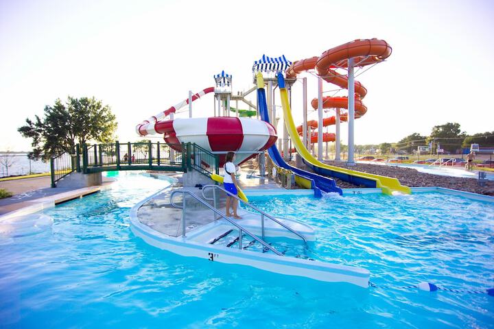 Kings Pointe Waterpark Resort