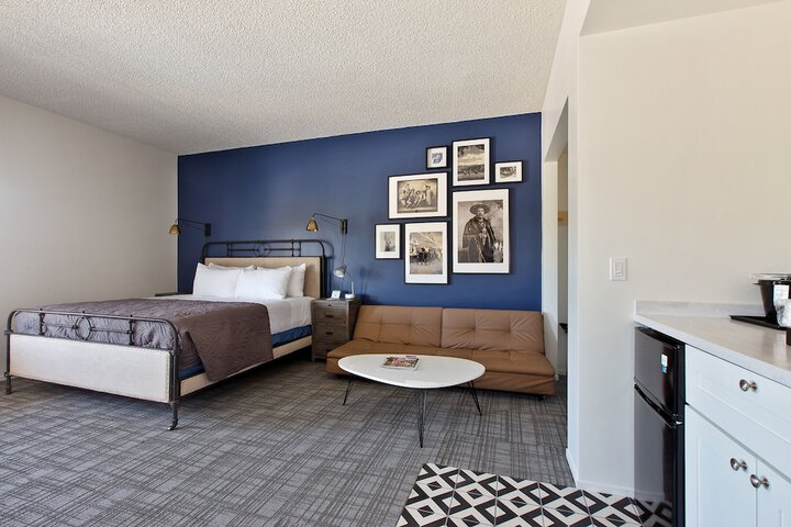 Room 43 of 92