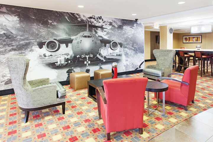 La Quinta Inn & Suites by Wyndham Warner Robins - Robins AFB