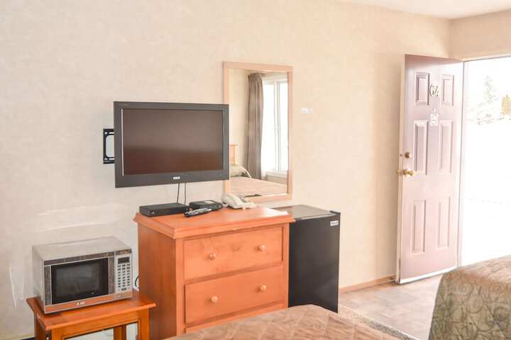 Shoreline Resort