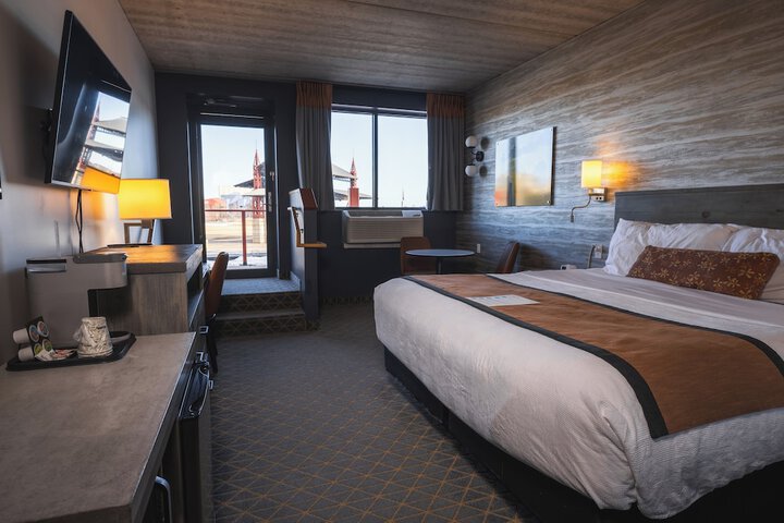 Pier B Resort