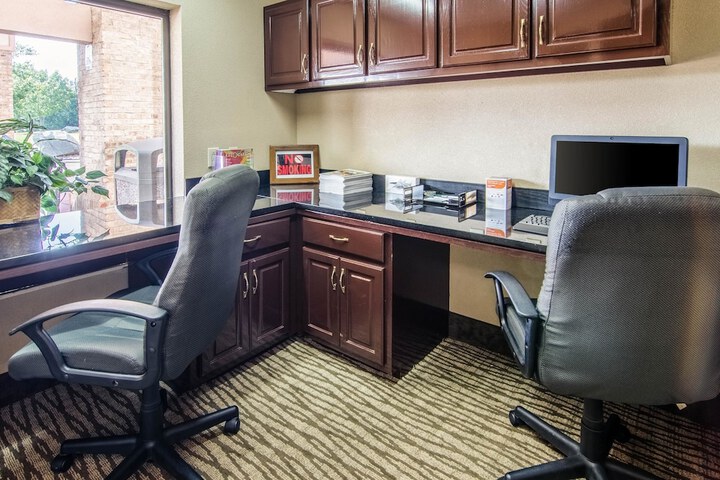 Business Center 45 of 45