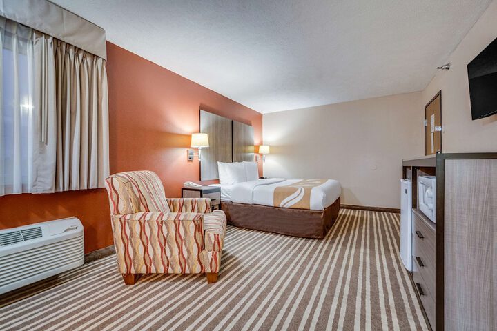 Room 8 of 30
