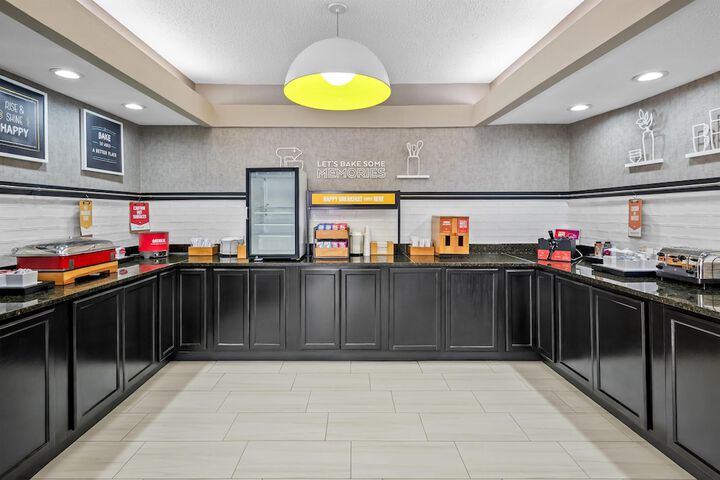 Hampton Inn Bloomington West