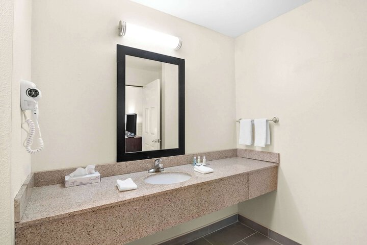 Quality Inn Queensbury - Lake George Area