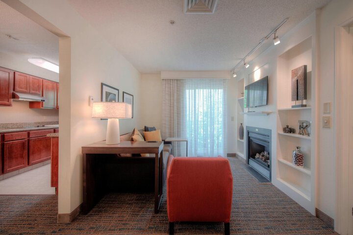 Room 27 of 62