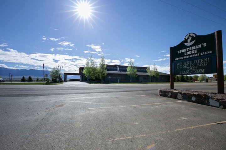 Sportsmans Lodge