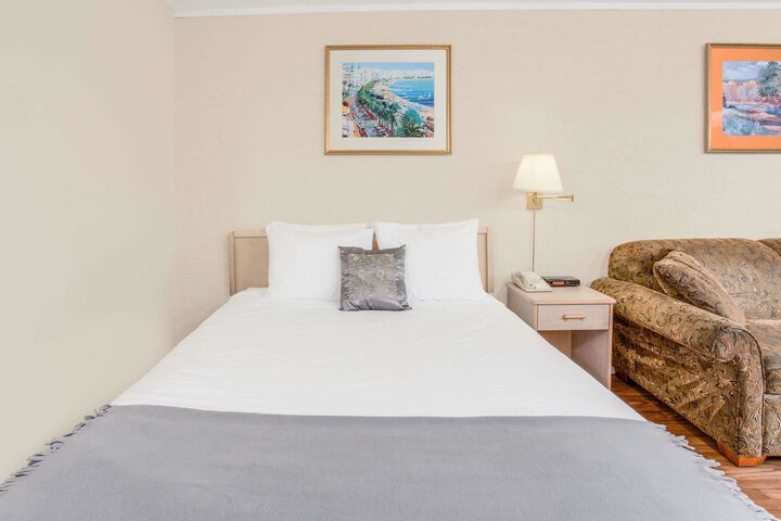 Howard Johnson Inn Enderby