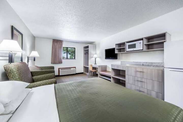 Room 18 of 34