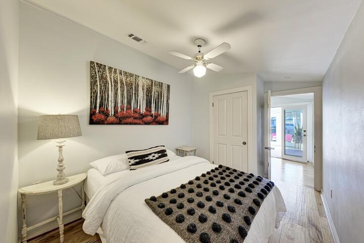 Room 20 of 34