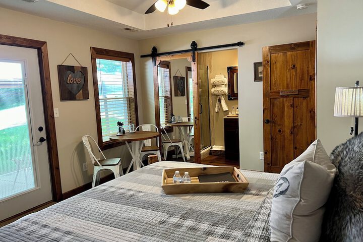 Room 9 of 28