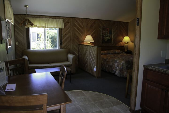 Kennebunk Gallery Motel & Cottages