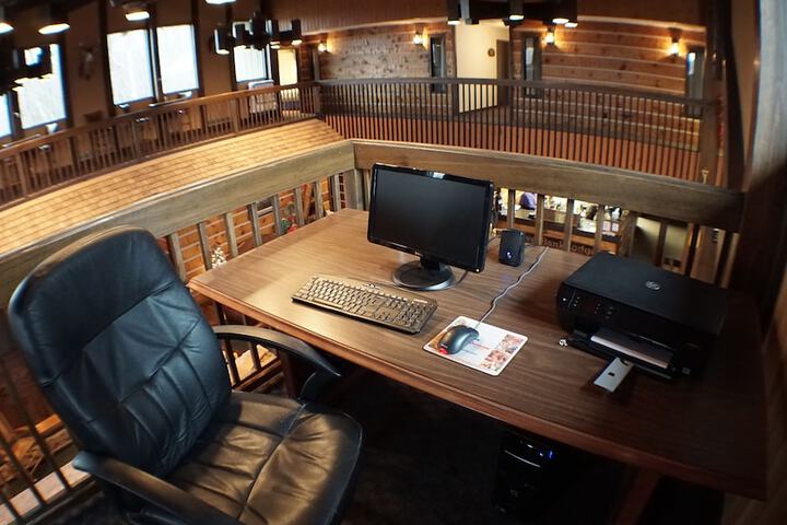 Business Center 38 of 42