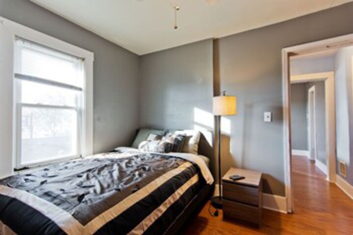 Amazing 5 Bedroom Downtown Ferndale House