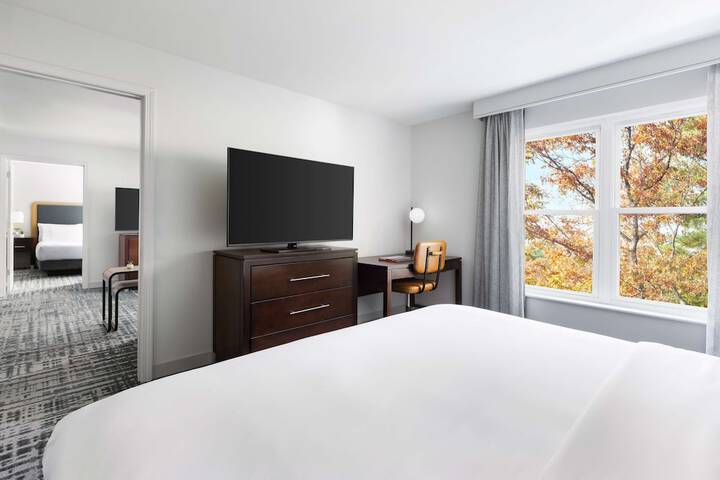 Homewood Suites by Hilton Manchester / Airport