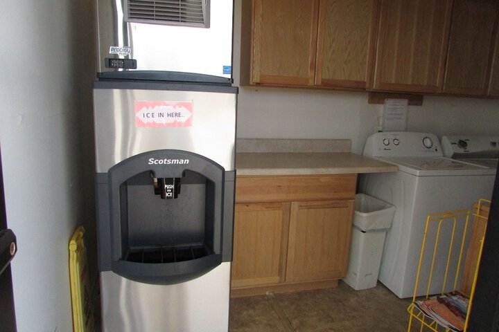 Douglas Inn & Suites
