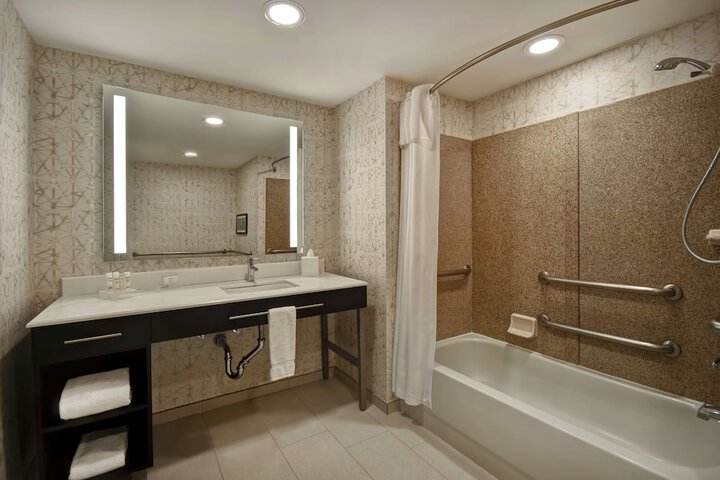 Homewood Suites by Hilton Edgewater