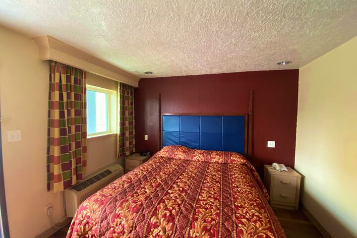 Room 7 of 28