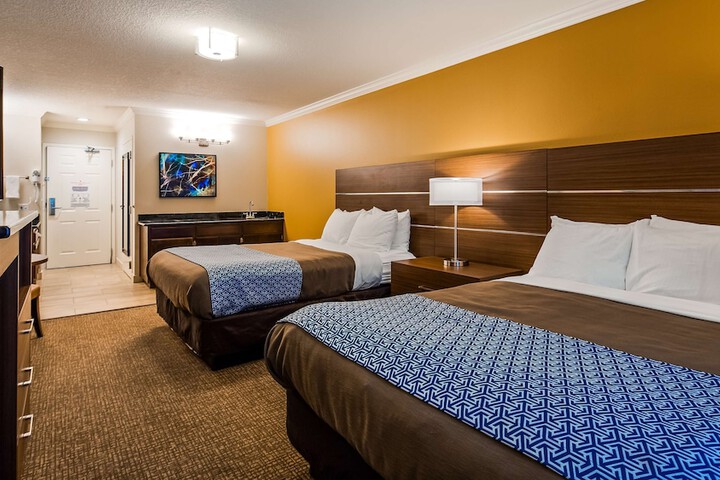 Room 18 of 29