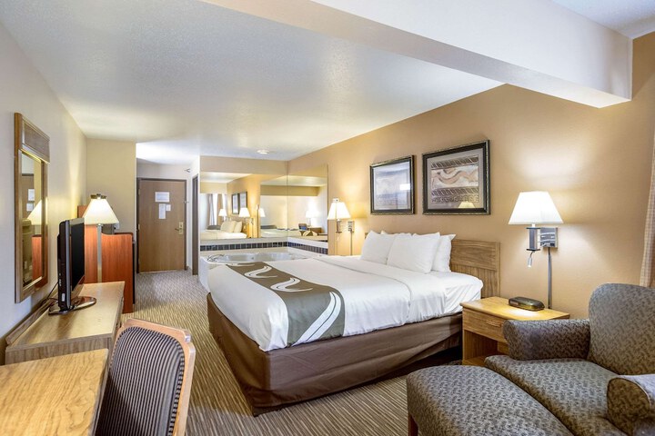 Quality Inn - Storm Lake