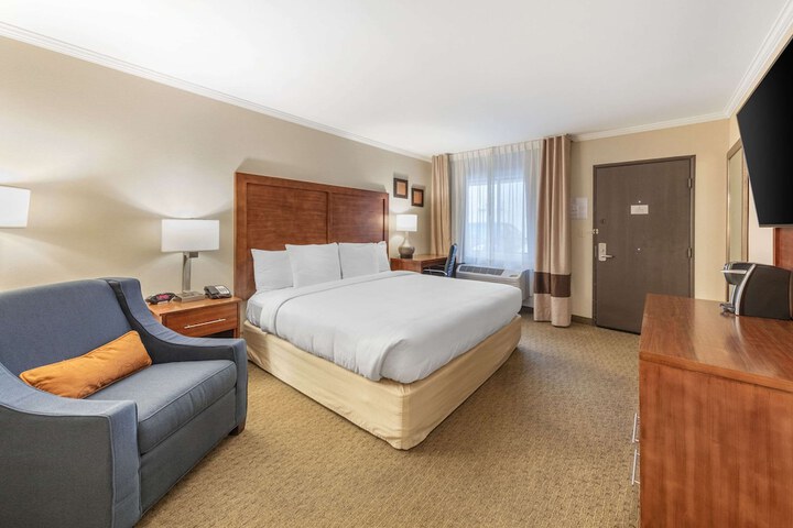 Room 114 of 136