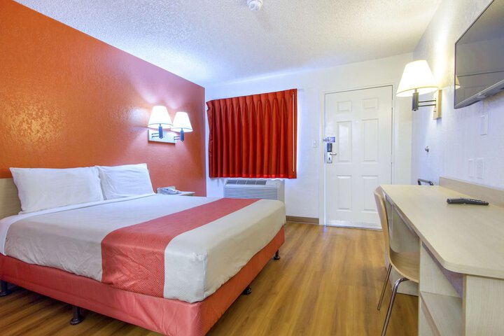 Room 21 of 25