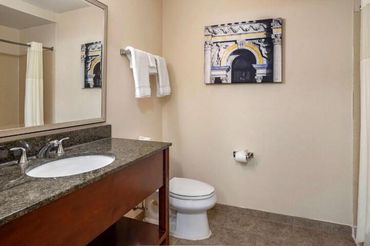 Best Western Plus Philadelphia Airport South at Widener University