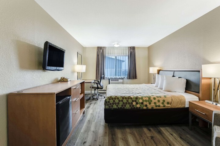 Room 11 of 30